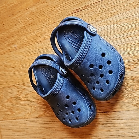 CROCS - Picture 2 of 3